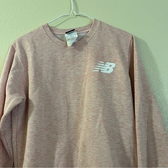 New Balance Women's Size Small Crew Neck Light Pink Heather Sweatshirt - Picture 2 of 9